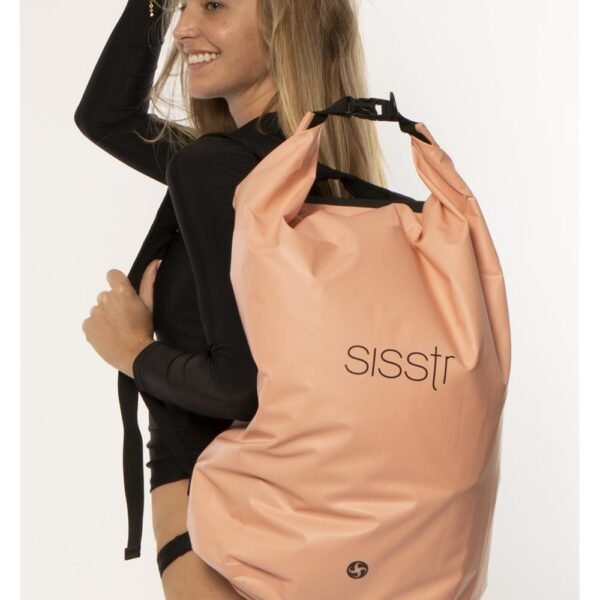 Sisstrevolution Tide wet/dry coral backpack for women, stylish and functional.