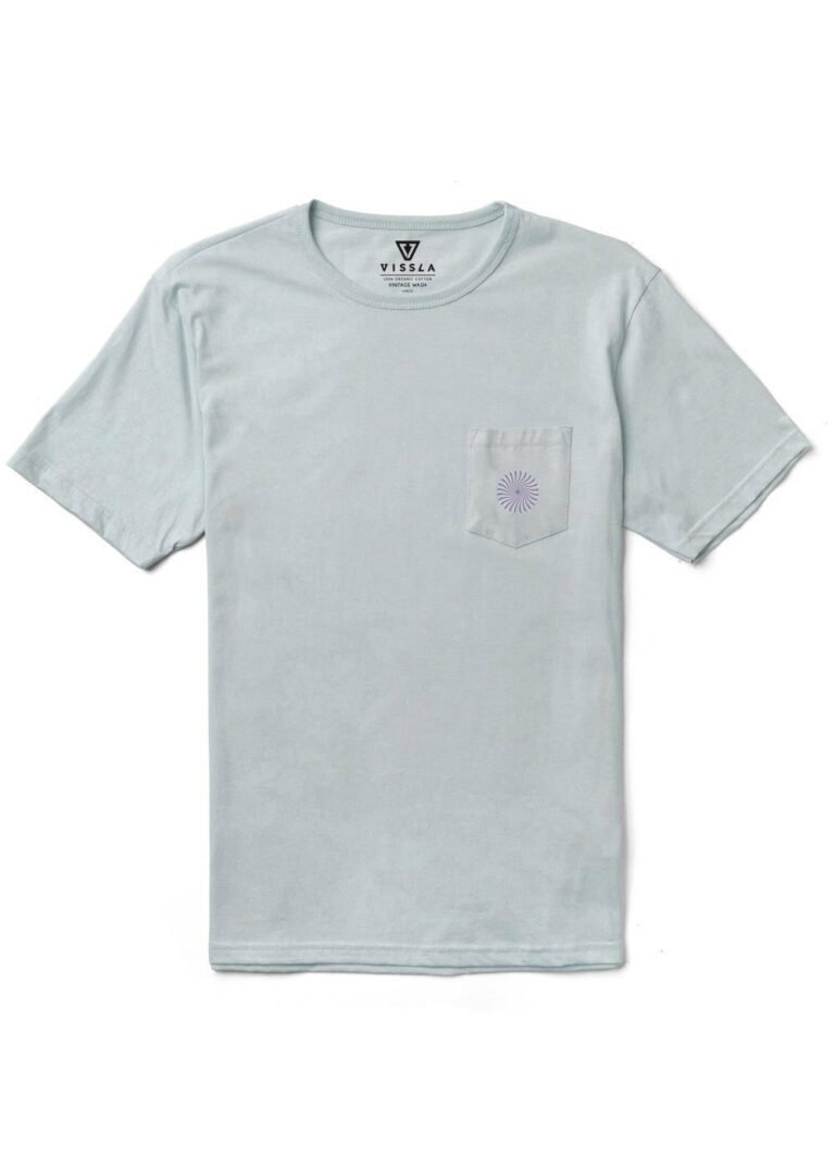 Vissla Psycho Surf Organic Pkt Tee in grey mist, front view with pocket detail.