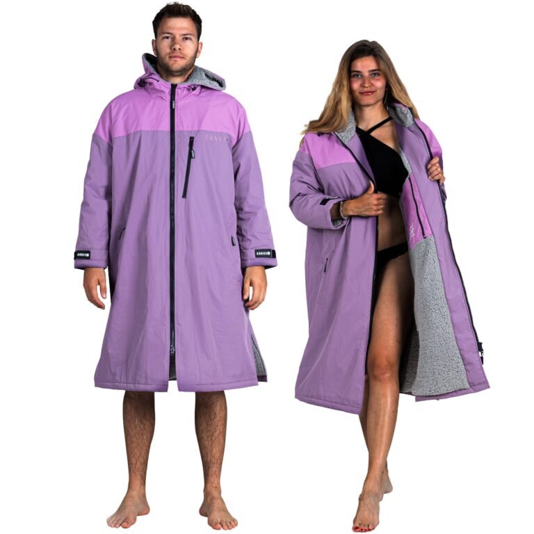 Annox Change Robe LTD in wine color, unisex long poncho with hood.