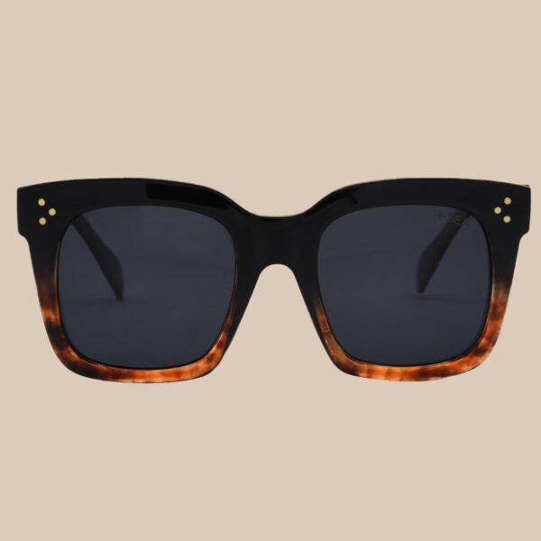 I-Sea Waverly sunglasses in black tort with G15 polarized lenses, front view.